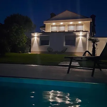 Апартаменты Apartmaji Melipu 1 Изола